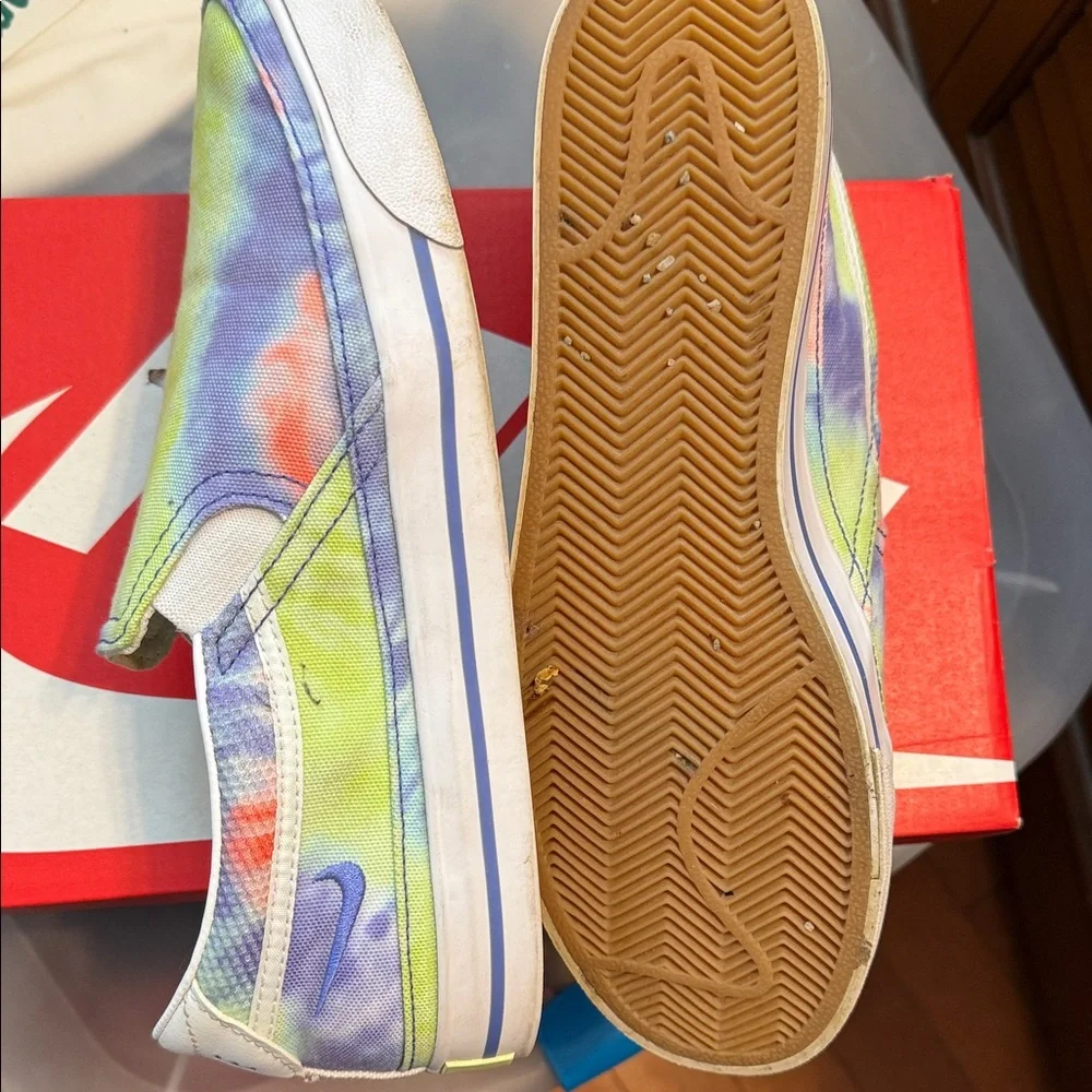 Nike Women’sMulticolor Tie-Dye Slip-On Sneakers